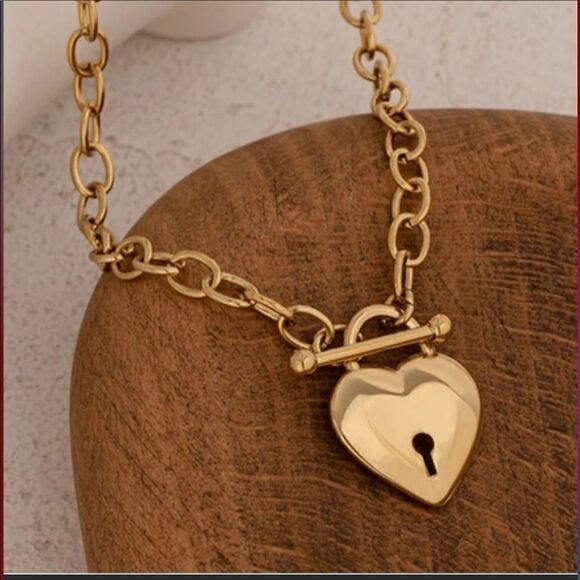#6 ✨NEW 18K Gold Plated Heart Lock Toggle Link Necklace - Picture 1 of 7
